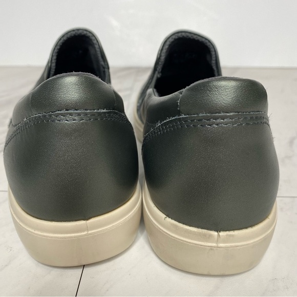 New! Ecco Classic Leather Slip On Sneaker 6 - Picture 4 of 13